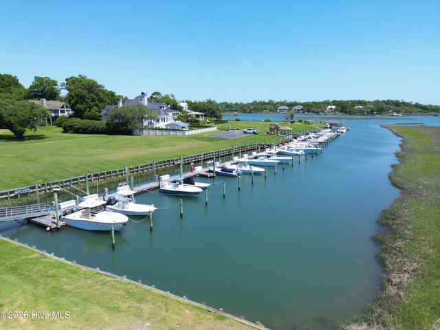 4 Oak Landing Road, Wilmington, NC 28409