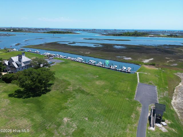 4 Oak Landing Road, Wilmington, NC 28409