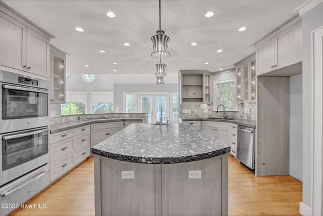 4 Oak Landing Road, Wilmington, NC 28409