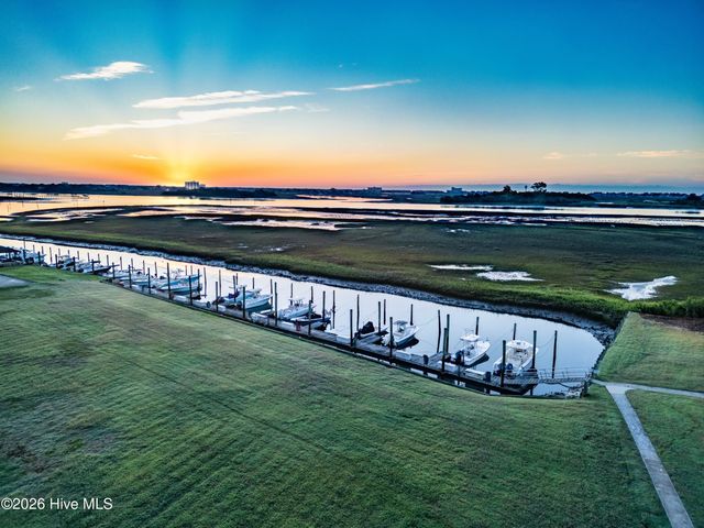 4 Oak Landing Road, Wilmington, NC 28409