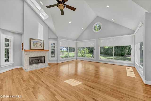 4 Oak Landing Road, Wilmington, NC 28409
