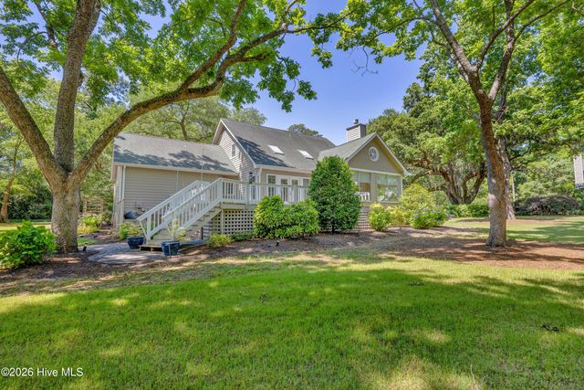 4 Oak Landing Road, Wilmington, NC 28409