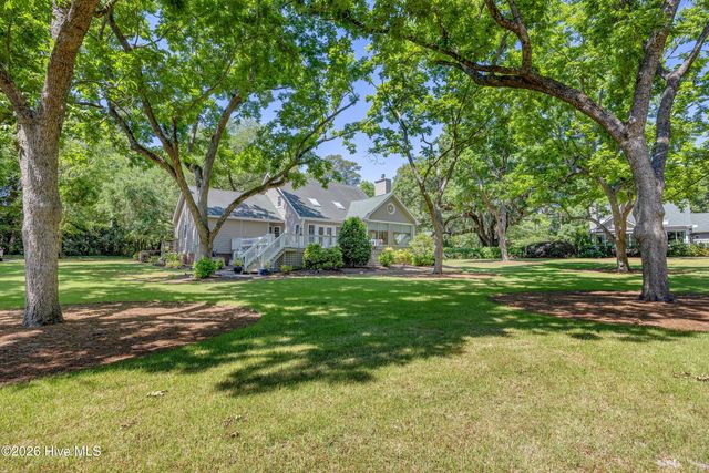 4 Oak Landing Road, Wilmington, NC 28409