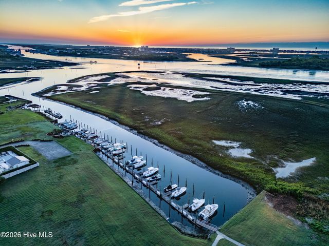 4 Oak Landing Road, Wilmington, NC 28409