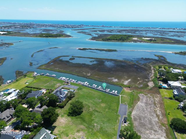 4 Oak Landing Road, Wilmington, NC 28409
