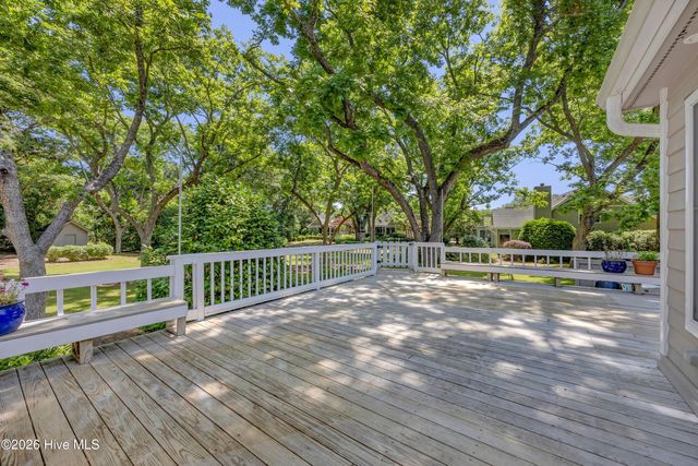 4 Oak Landing Road, Wilmington, NC 28409