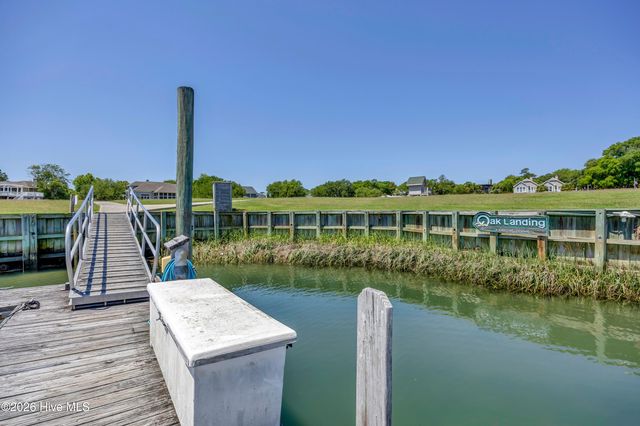 4 Oak Landing Road, Wilmington, NC 28409