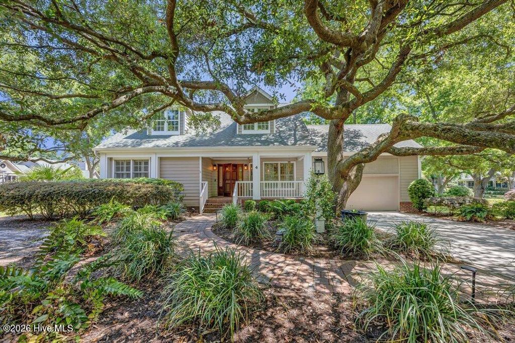 4 Oak Landing Road, Wilmington, NC 28409