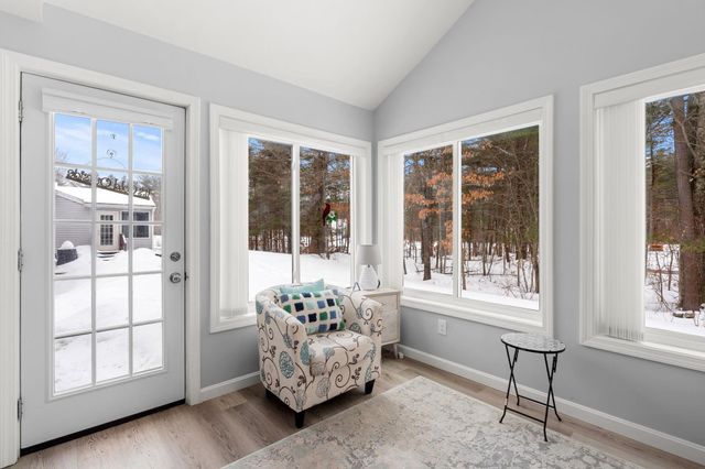 5 Rainbow Drive, Londonderry, NH 03053