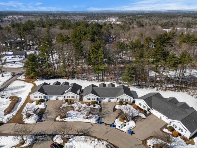 5 Rainbow Drive, Londonderry, NH 03053