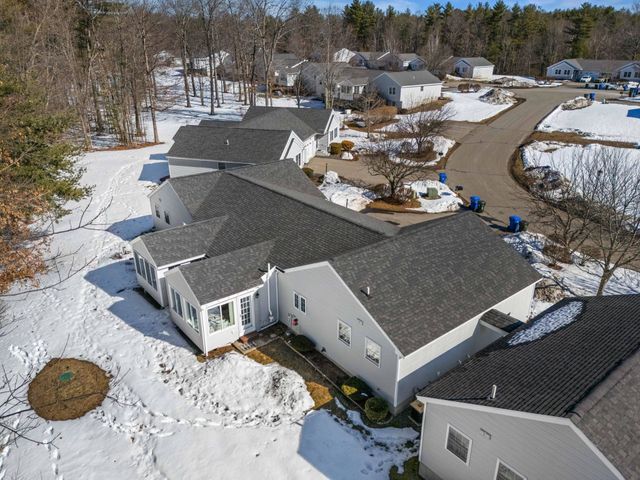 5 Rainbow Drive, Londonderry, NH 03053