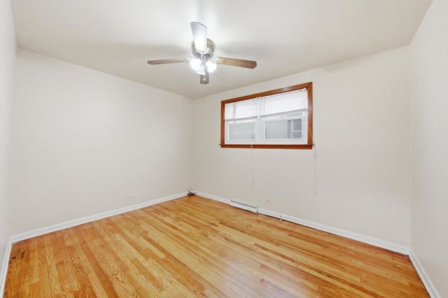 4605 S Laramie Avenue, Chicago, IL 60638