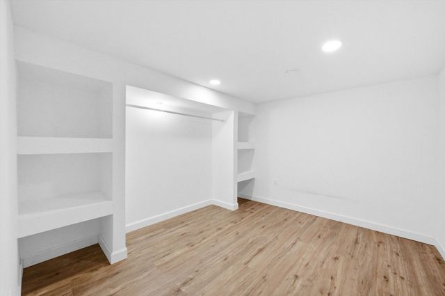 4605 S Laramie Avenue, Chicago, IL 60638