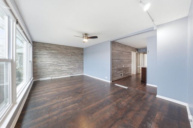 4605 S Laramie Avenue, Chicago, IL 60638