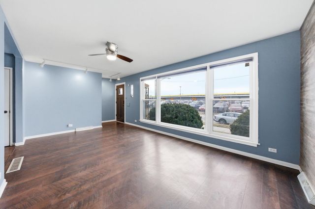 4605 S Laramie Avenue, Chicago, IL 60638