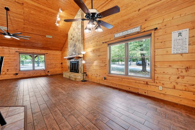 7223 Fm 2101, Quinlan, TX 75474
