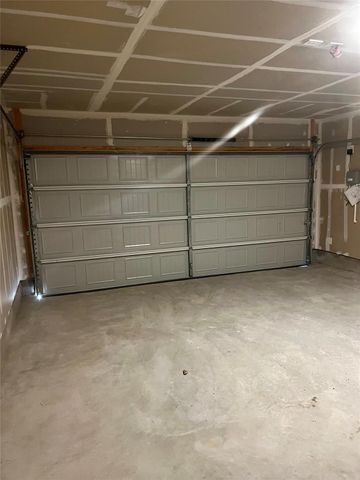320 Belmont PL, Lockhart, TX 78644