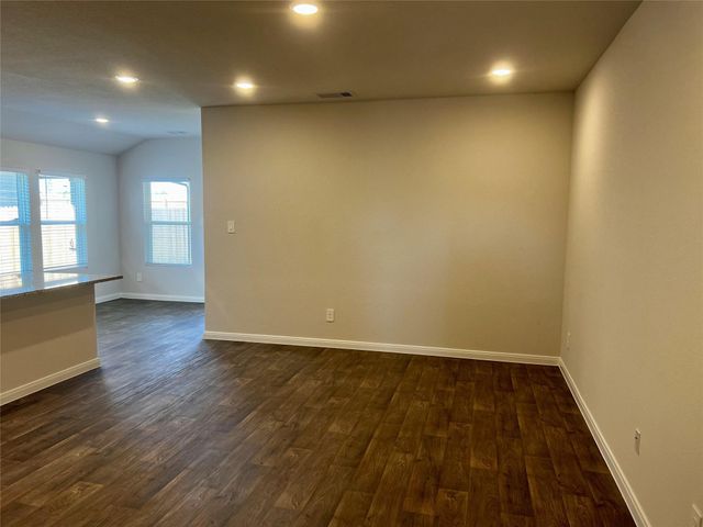 320 Belmont PL, Lockhart, TX 78644