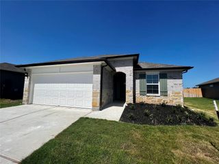 320 Belmont PL, Lockhart, TX 78644