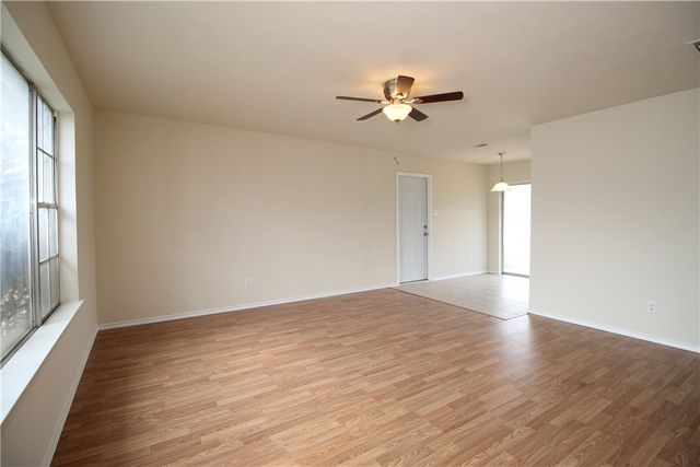533 Ruidoso Drive, Saginaw, TX 76179