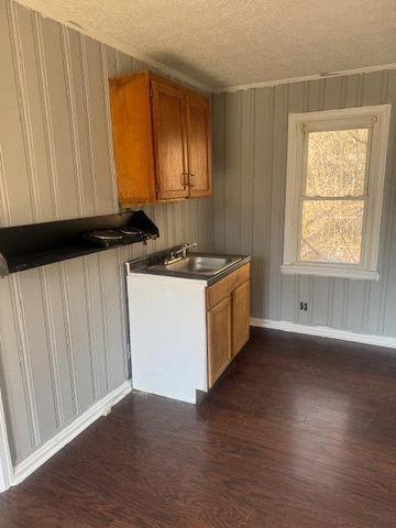 7892 S Highway 27, Burnside, KY 42519