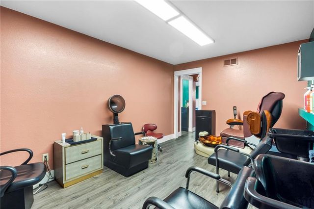 111 SW 12th Street, Oak Grove, MO 64075