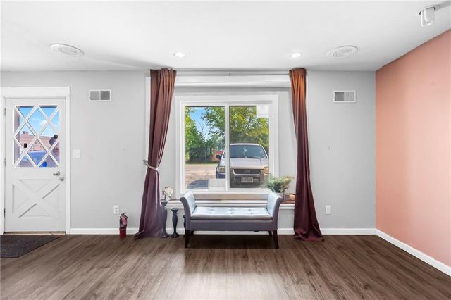 111 SW 12th Street, Oak Grove, MO 64075