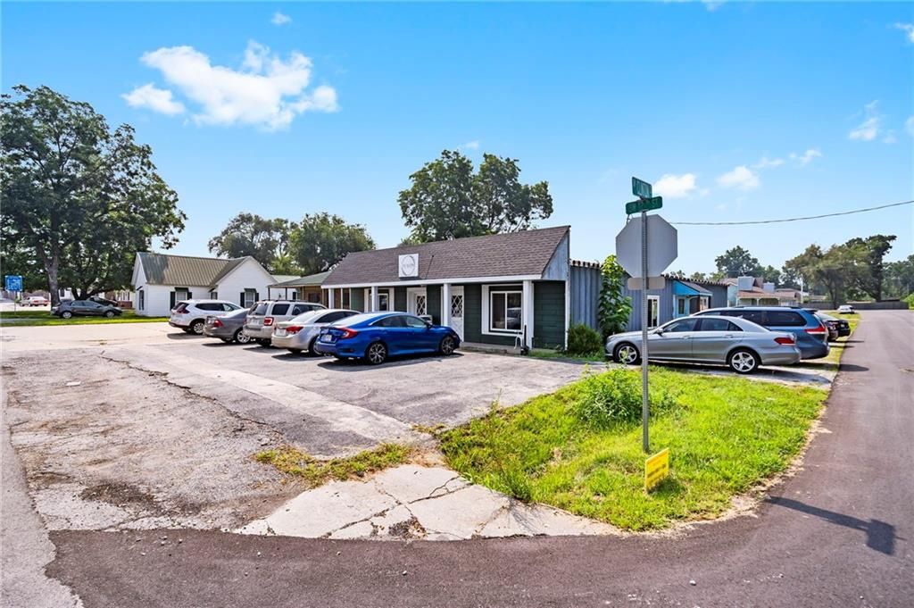 111 SW 12th Street, Oak Grove, MO 64075