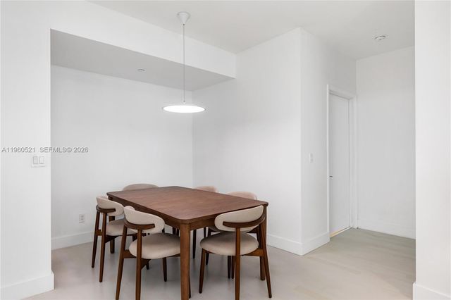 300 S Pointe Dr 907, Miami Beach, FL 33139