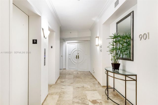 300 S Pointe Dr 907, Miami Beach, FL 33139