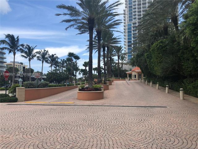 300 S Pointe Dr 907, Miami Beach, FL 33139