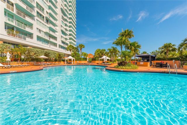 300 S Pointe Dr 907, Miami Beach, FL 33139