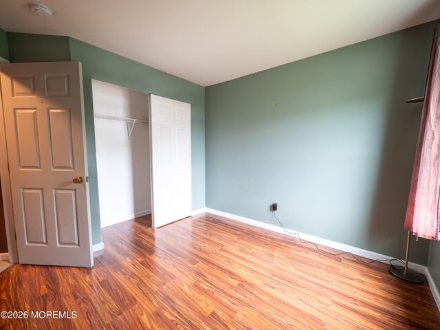 6 Bugle Way, Tinton Falls, NJ 07753