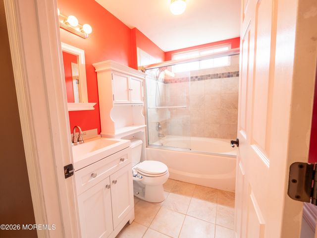 6 Bugle Way, Tinton Falls, NJ 07753