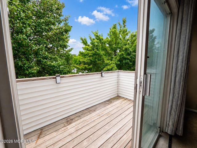6 Bugle Way, Tinton Falls, NJ 07753