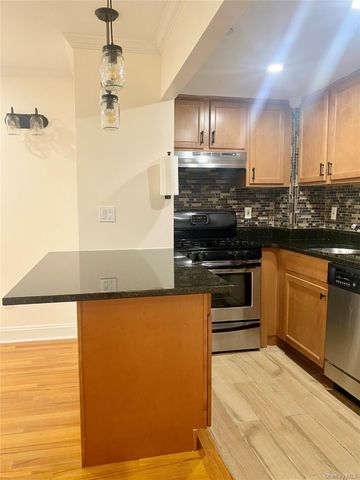 1443 28th Avenue 3D, Astoria, NY 11102