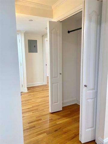 1443 28th Avenue 3D, Astoria, NY 11102
