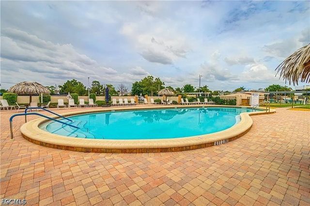 1828 Pine Valley DR 201, Fort Myers, FL 33907