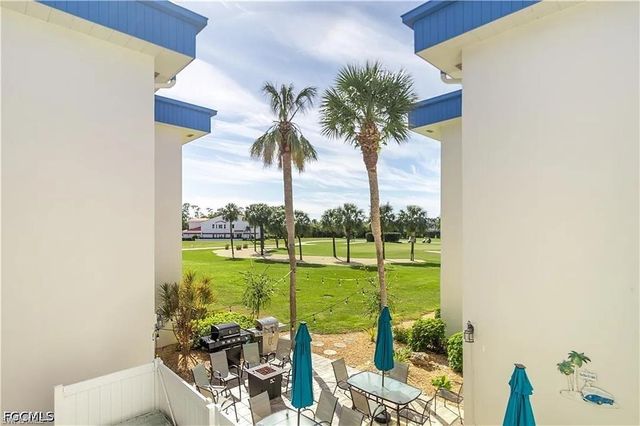 1828 Pine Valley DR 201, Fort Myers, FL 33907