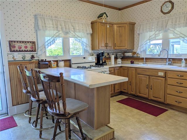 706 Parker Ave, Scottdale, PA 15683