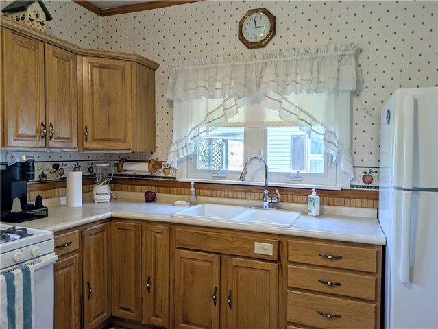 706 Parker Ave, Scottdale, PA 15683