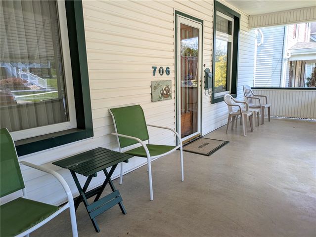 706 Parker Ave, Scottdale, PA 15683