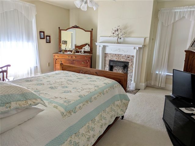 706 Parker Ave, Scottdale, PA 15683