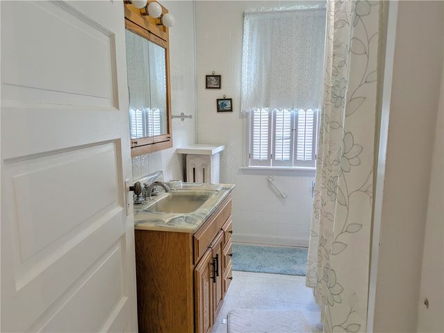 706 Parker Ave, Scottdale, PA 15683