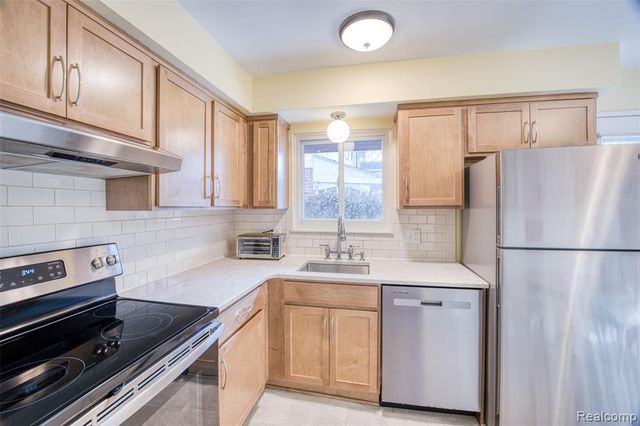 1434 Pine Valley Boulevard, Ann Arbor, MI 48104