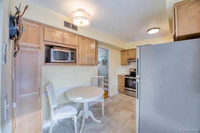 1434 Pine Valley Boulevard, Ann Arbor, MI 48104