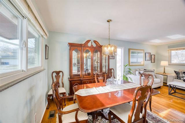 1434 Pine Valley Boulevard, Ann Arbor, MI 48104