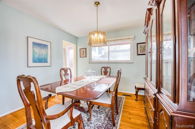1434 Pine Valley Boulevard, Ann Arbor, MI 48104