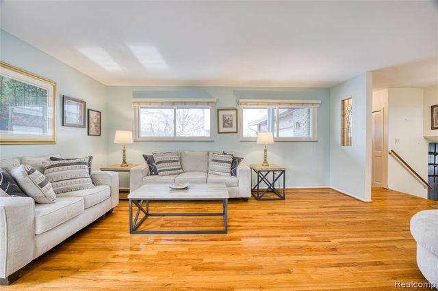 1434 Pine Valley Boulevard, Ann Arbor, MI 48104