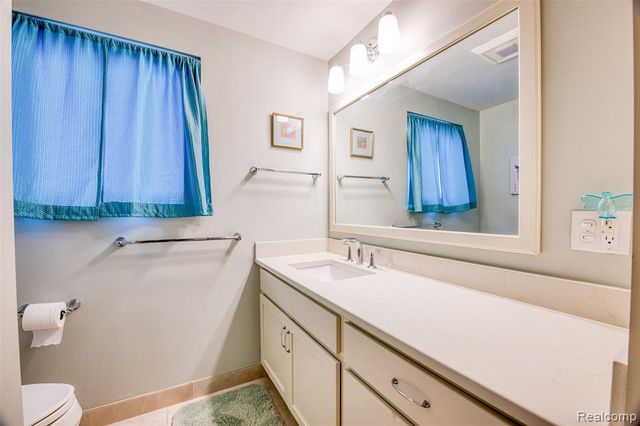 1434 Pine Valley Boulevard, Ann Arbor, MI 48104